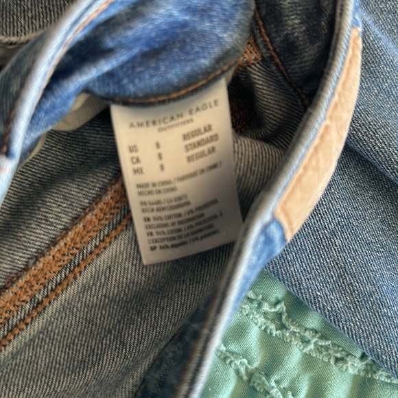 American Eagle size 8 regular mom, Jean comfort stretch waistband - Picture 4 of 6